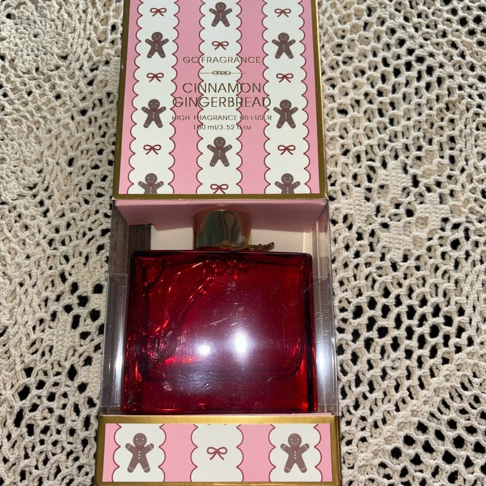 Cinnamon Gingerbread Fragrance Diffuser - Red